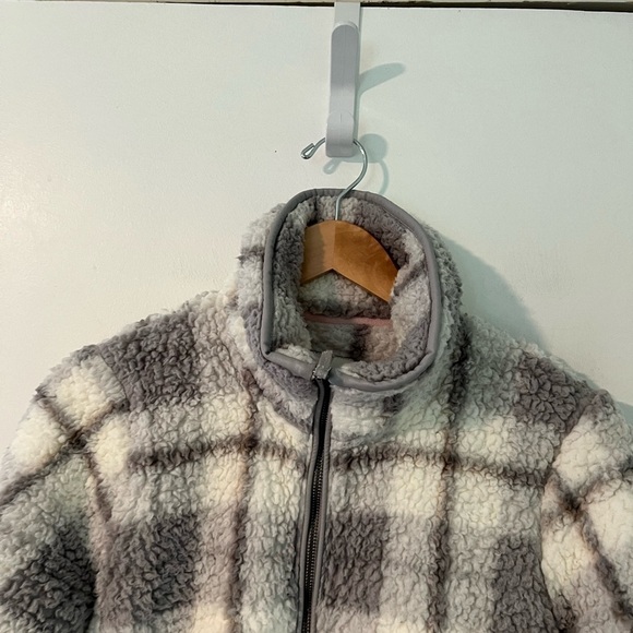 Abercombie Soft A&F Gray Plaid Sherpa Quarter Zip Pullover - Picture 10 of 10